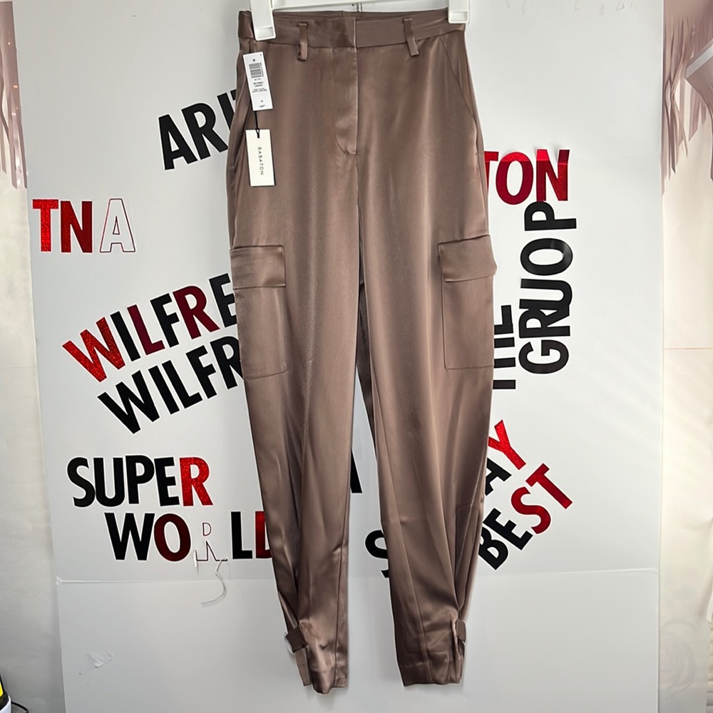 Aritzia color deep taupe Refined Cargo Pant